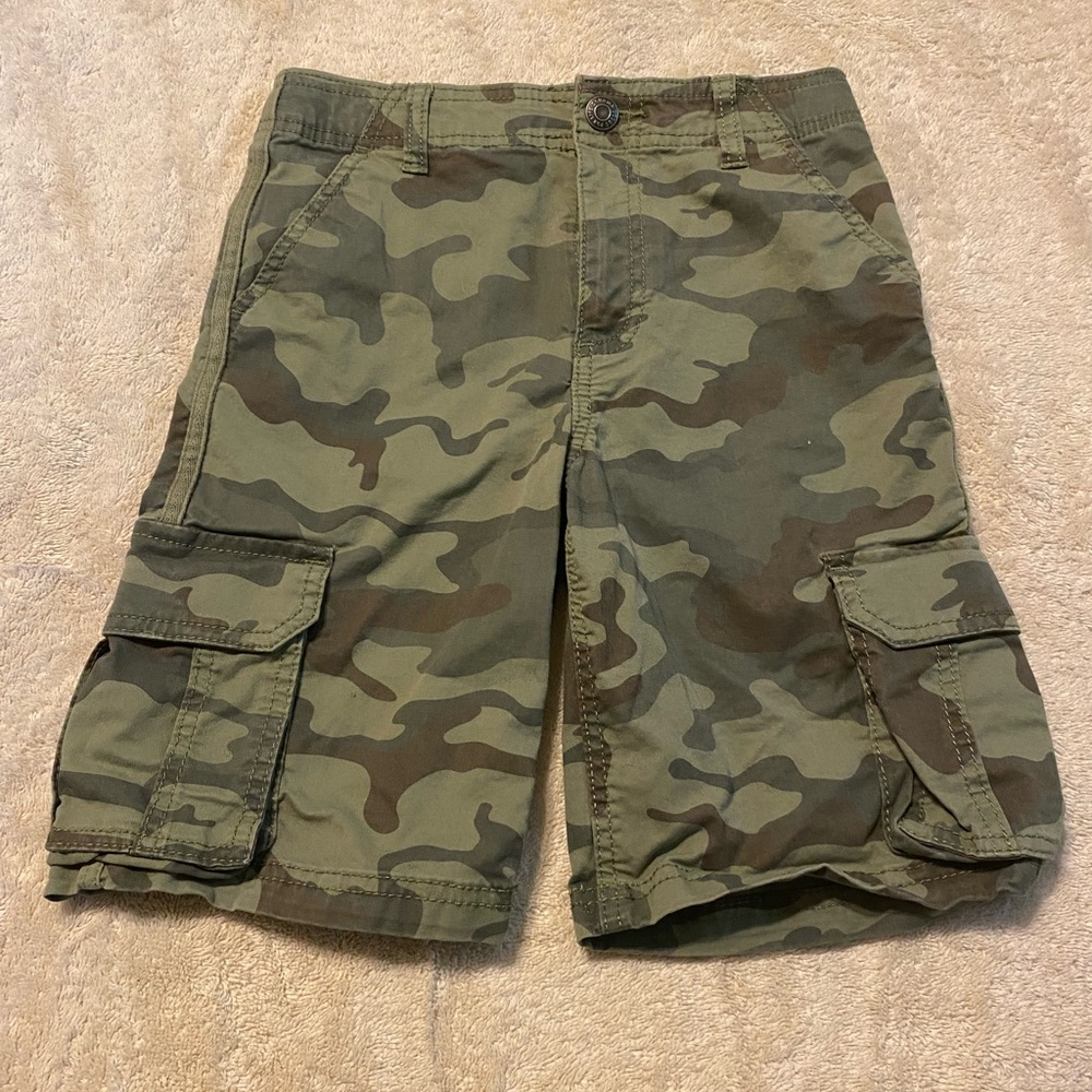 Boys Sonoma size 7 camo cargo shorts